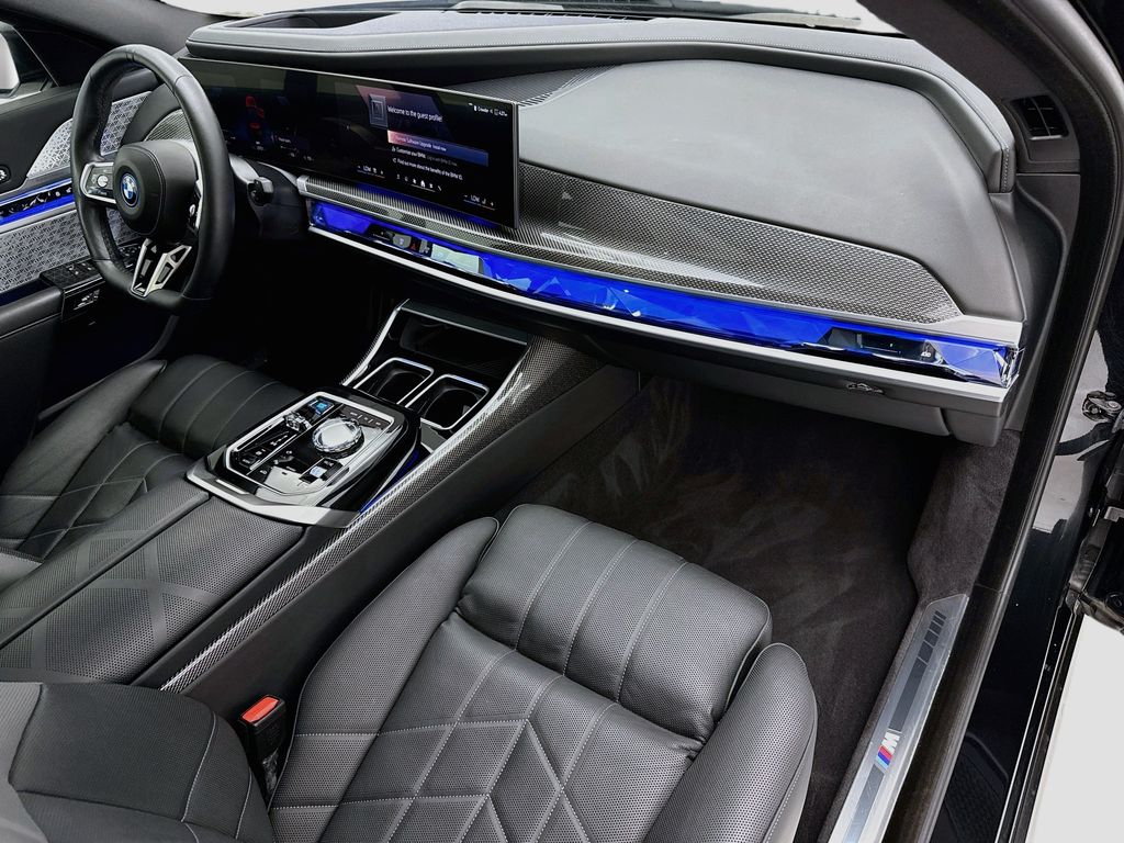 Thumbnail: 2024 BMW i7 - 16