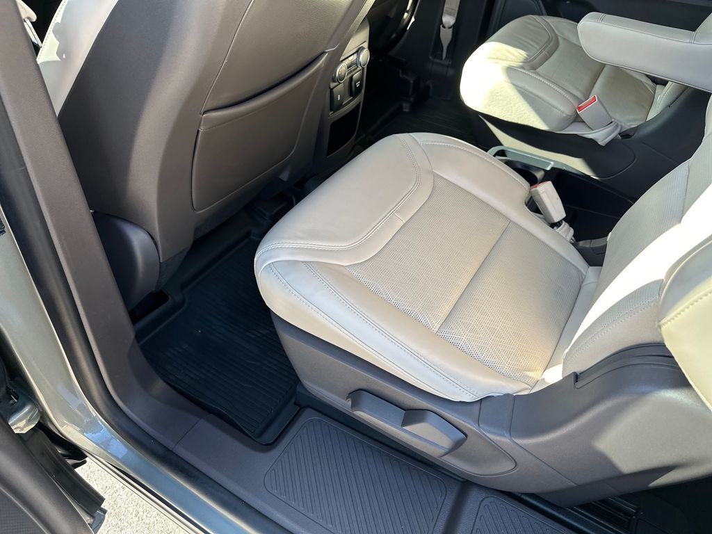 Used Car 2020 Ford Explorer  Platinum For Sale Under $30,000 In Austin, Texas