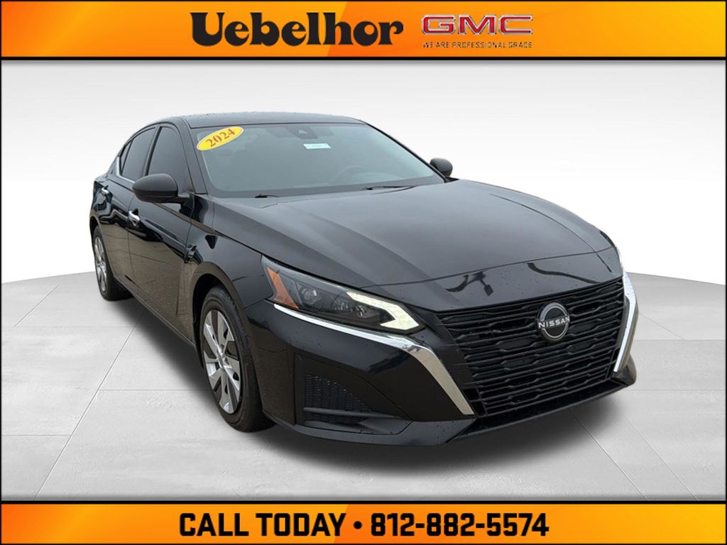 Super Black Clearcoat 2024 Nissan Altima 2.5 S FWD Sedan Front-Wheel Drive Continuously Variable Transmission