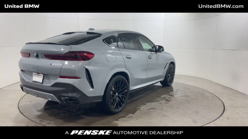 2024 BMW X6 M 8