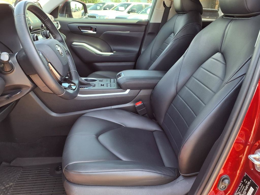 Used 2020 Toyota Highlander SUV