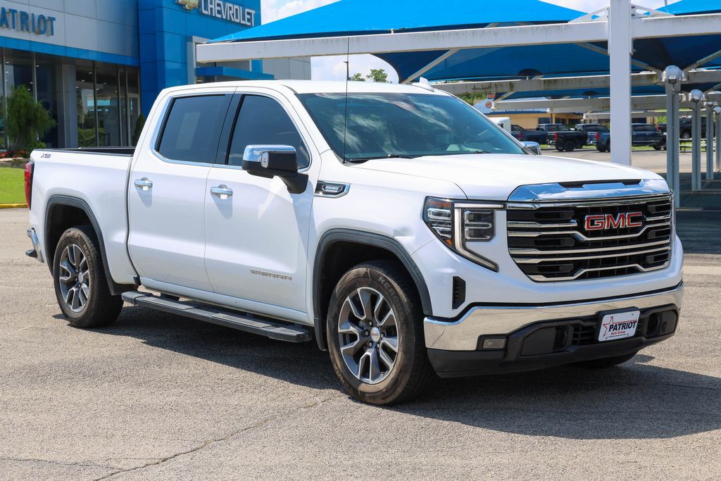 2022 GMC Sierra 1500 SLT Crew Cab 4WD