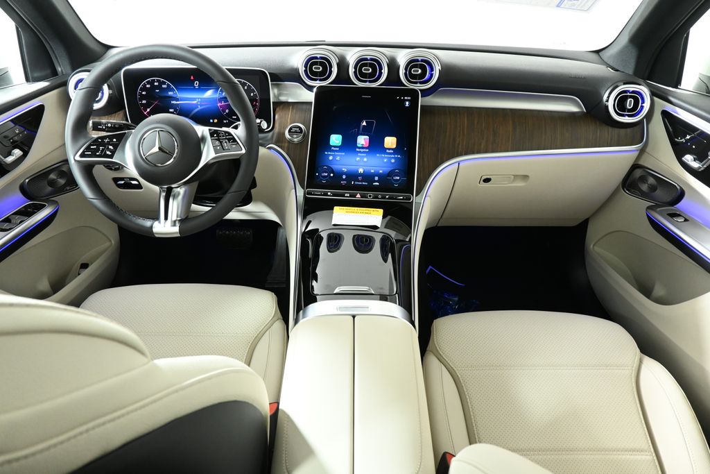 2025 Mercedes-Benz GLC 300 4
