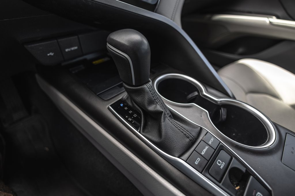 2022 Toyota Camry XLE thumbnail 14
