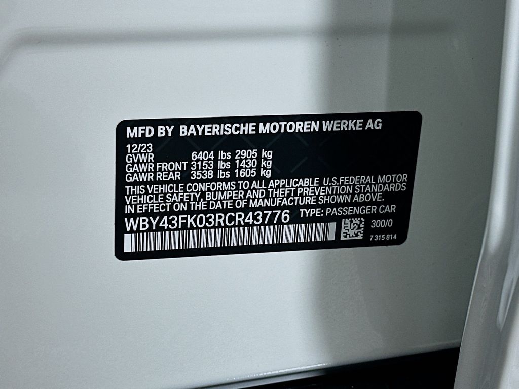 Thumbnail: 2024 BMW i5 - 24