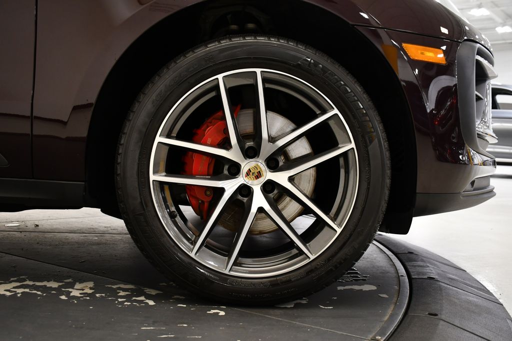 Thumbnail: 2023 Porsche Macan - 19