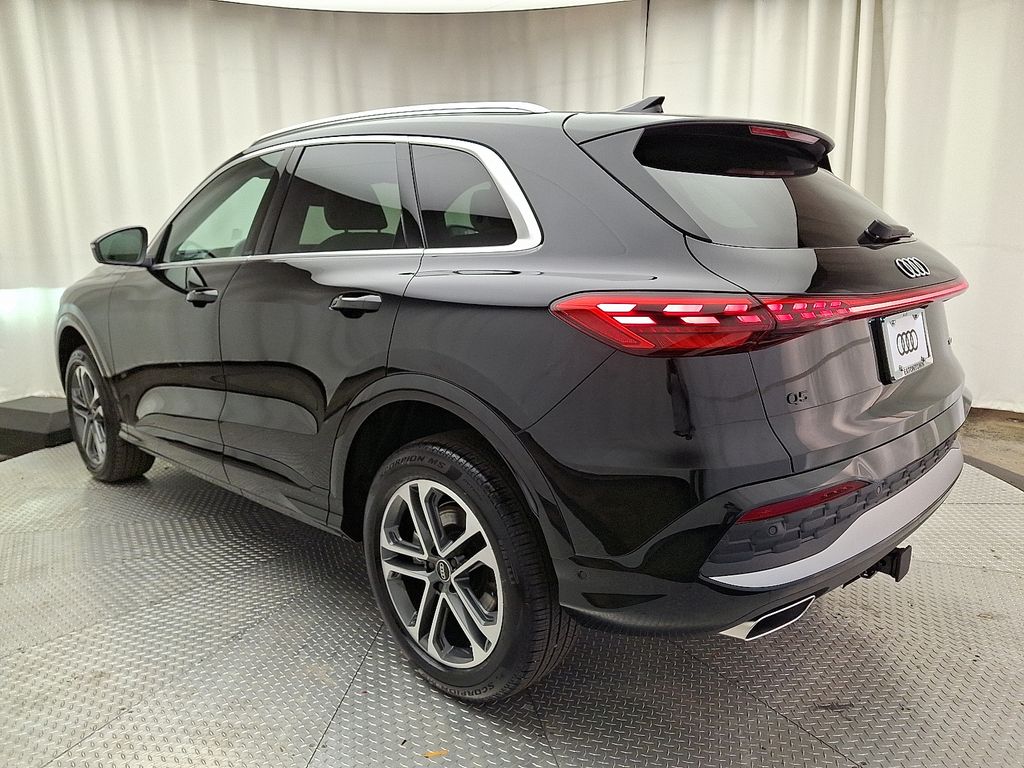 Thumbnail: 2025 Audi Q5 - 4