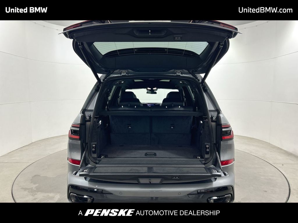 Thumbnail: 2026 BMW X7 - 22