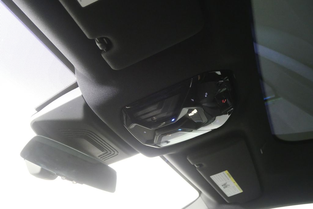 Thumbnail: 2024 BMW iX - 18