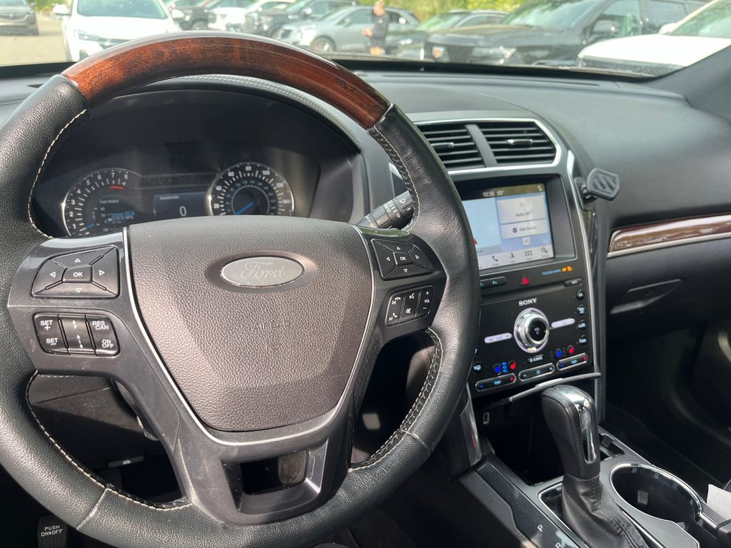 2019 Ford Explorer Platinum 9