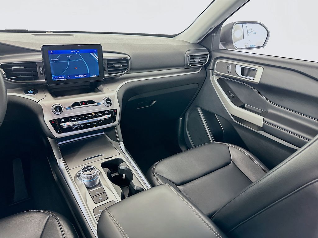 Thumbnail: 2021 Ford Explorer - 23