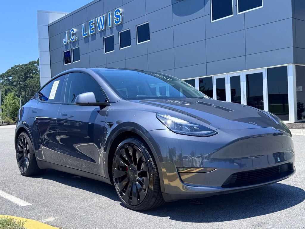 2022 Tesla Model Y Performance Dual Motor All-Wheel Drive's photo