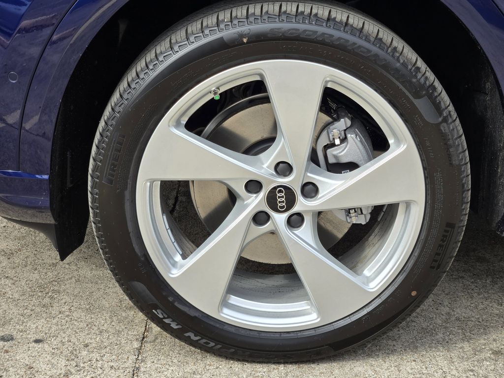 new 2025 Audi Q5 car, priced at $59,850