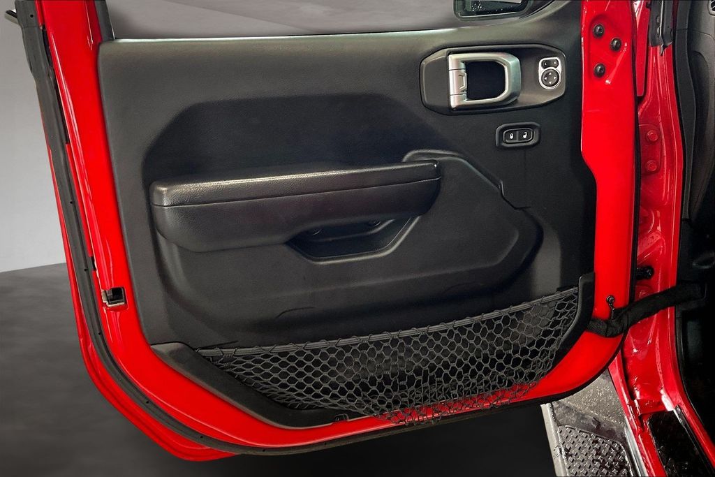 Used 2020 Red Jeep Sport image 25