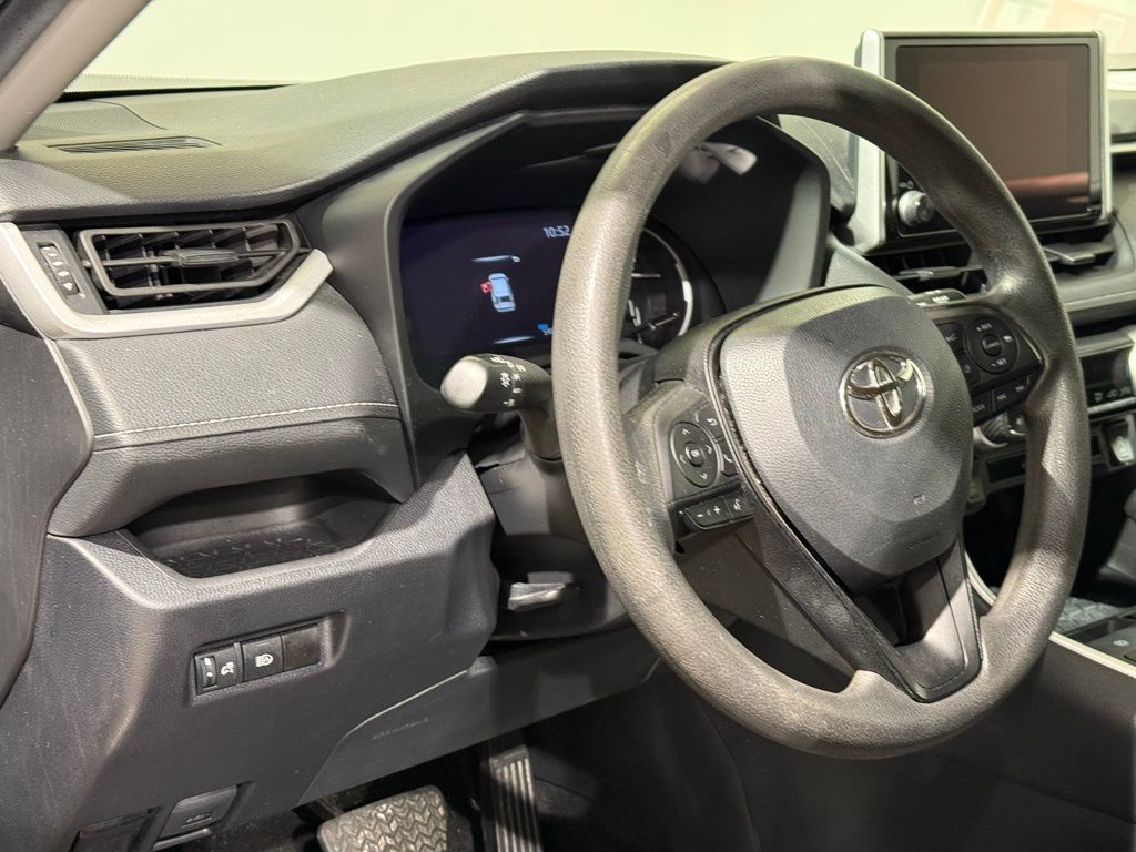 Thumbnail: 2024 Toyota RAV4 - 17