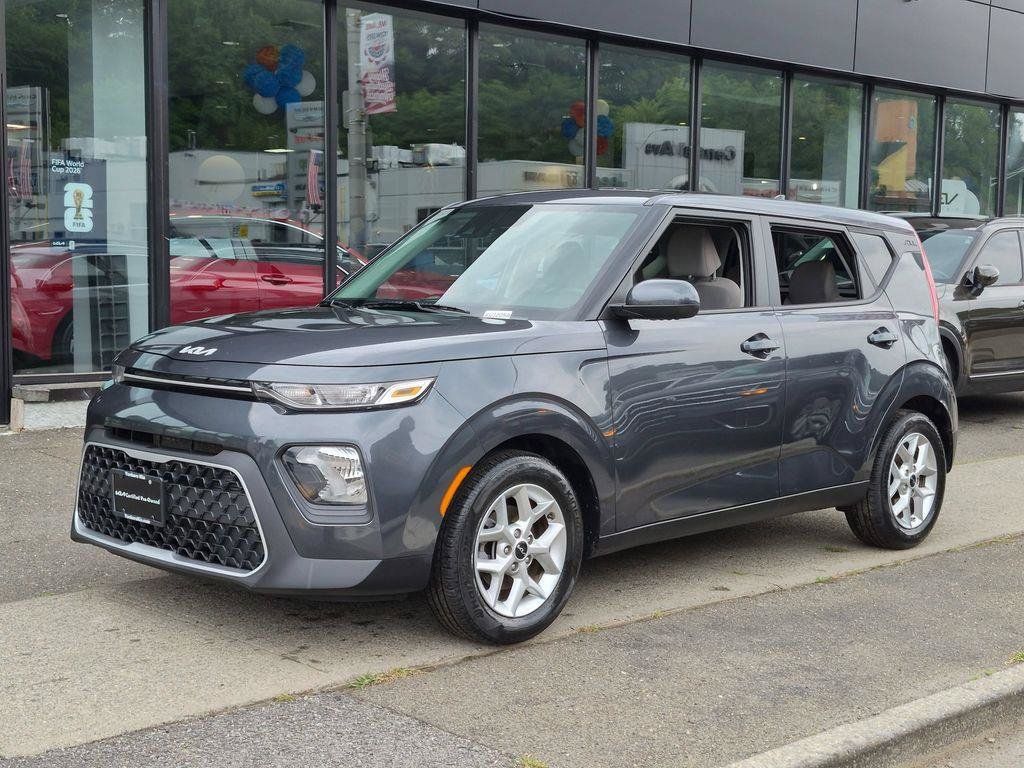 Gravity Gray 2022 Kia Soul SUV / Crossover Front-Wheel Drive Continuously Variable Transmission