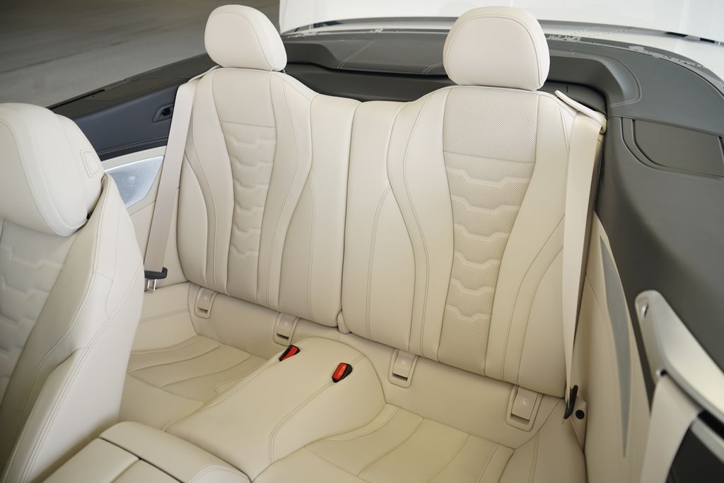 Thumbnail: 2026 BMW 8 Series - 21