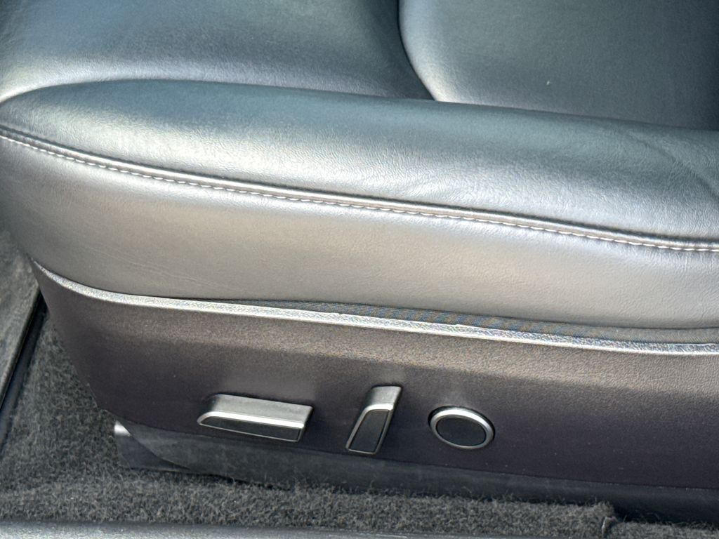 Used 2022  Tesla Long Range image 22