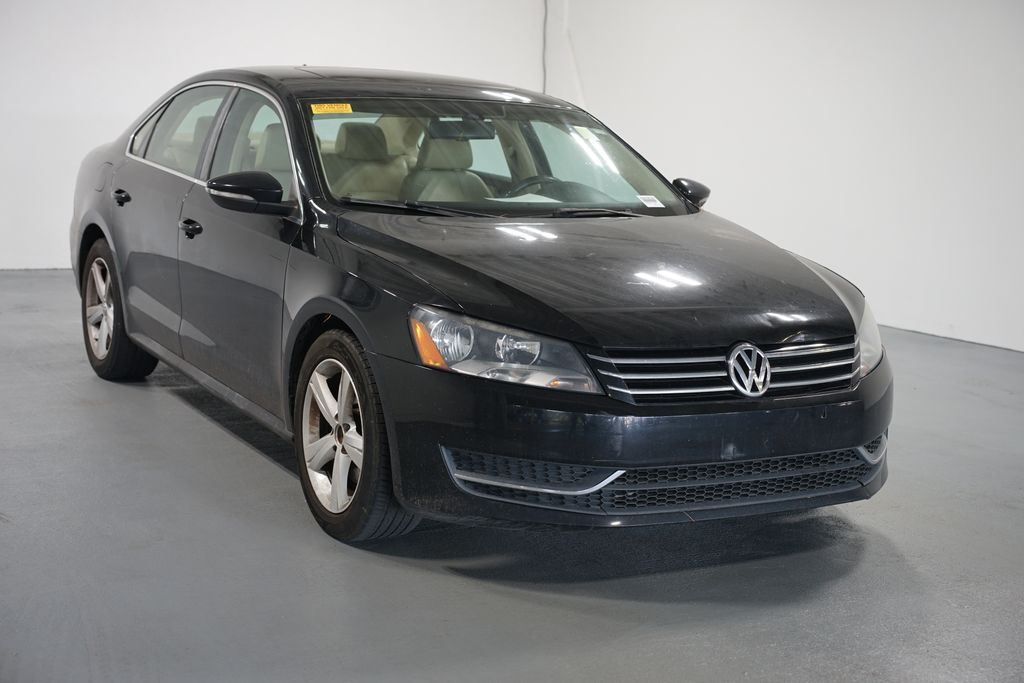 Thumbnail: 2012 Volkswagen Passat - 3