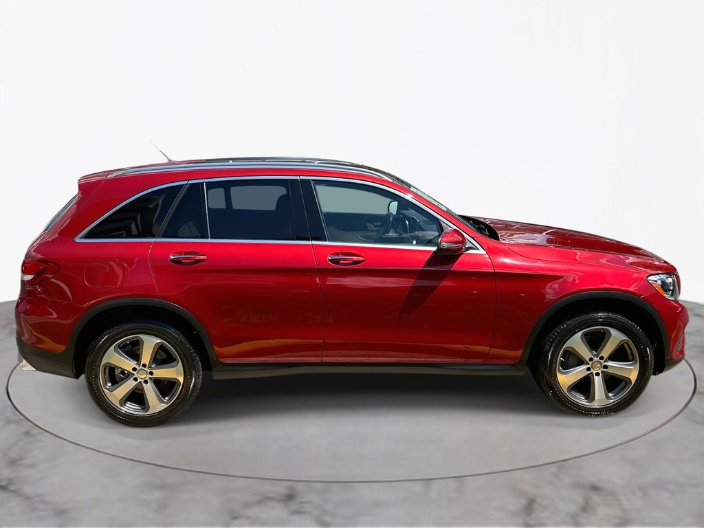 Thumbnail: 2016 Mercedes-Benz GLC - 6
