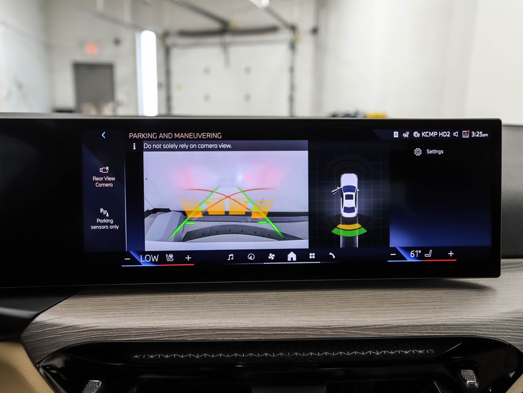 Thumbnail: 2025 BMW 3 Series - 20