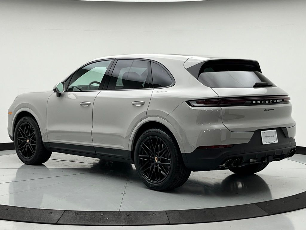 Thumbnail: 2026 Porsche Cayenne - 3