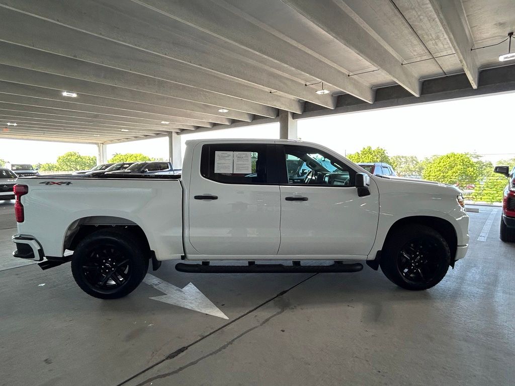 Used 2025 Summit White Chevrolet Custom image 6