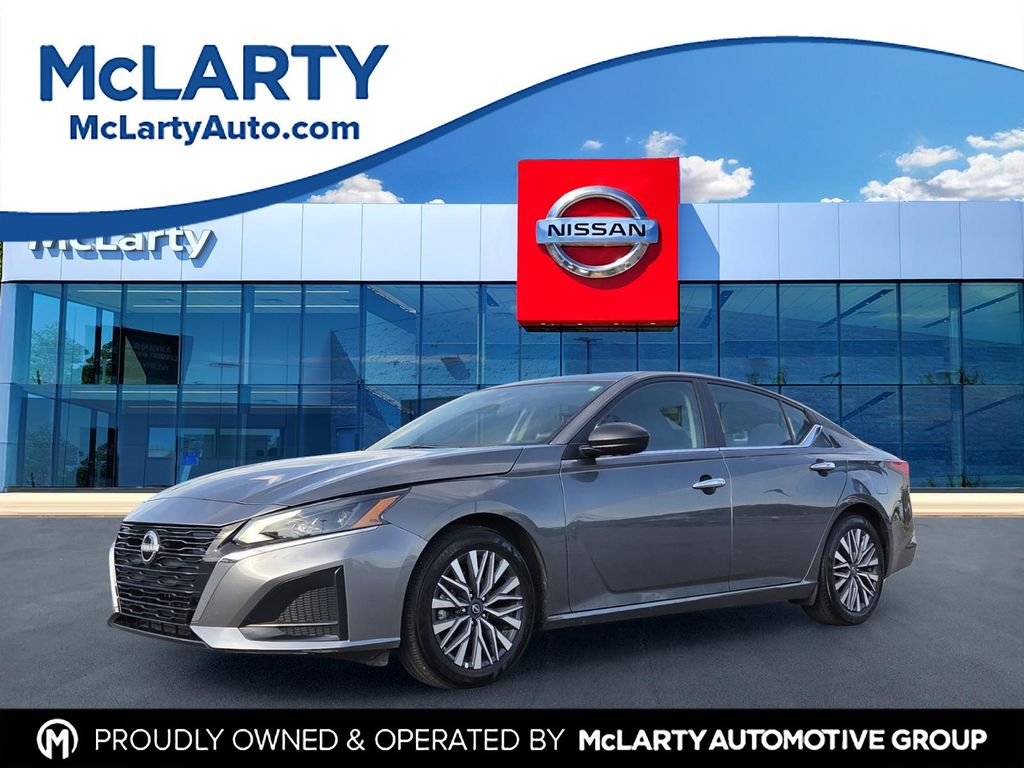 Gray (Gun Metallic) 2025 Nissan Altima Sedan Front-Wheel Drive Continuously Variable Transmission