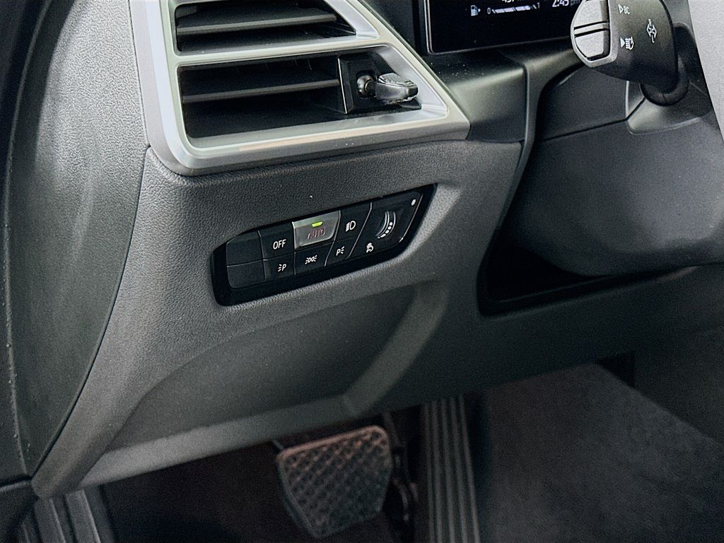 Thumbnail: 2025 BMW 3 Series - 10