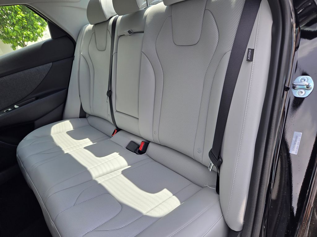 2025 Hyundai Elantra Limited Edition 26
