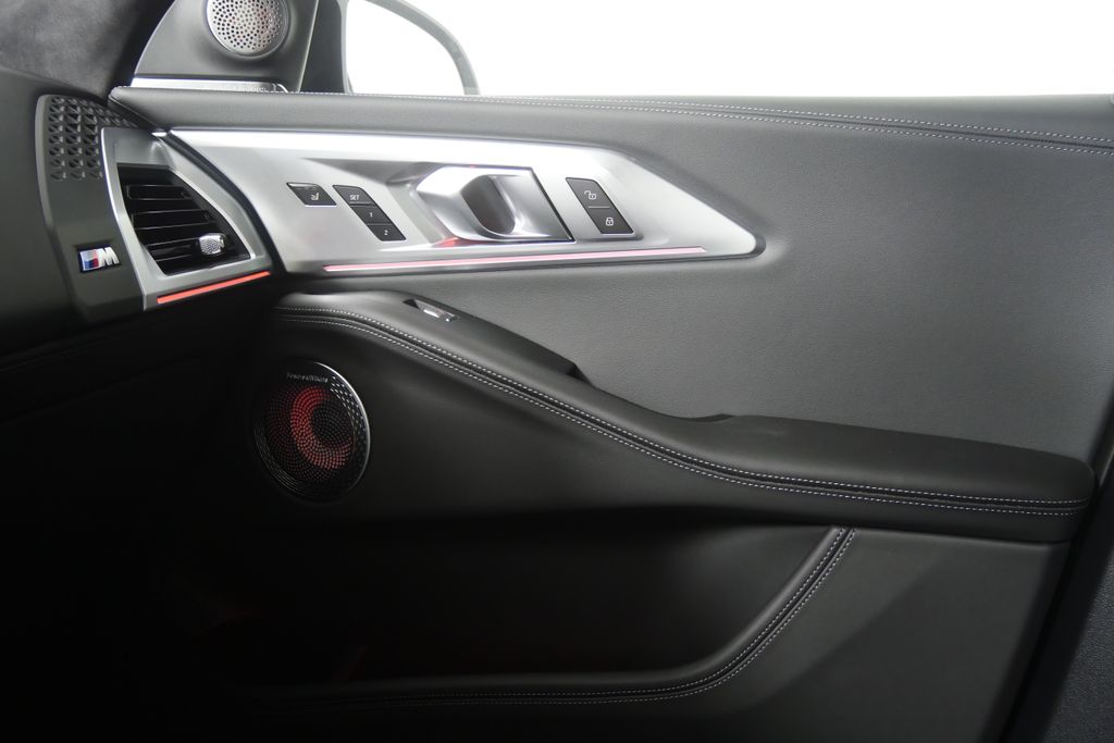 Thumbnail: 2026 BMW XM - 26