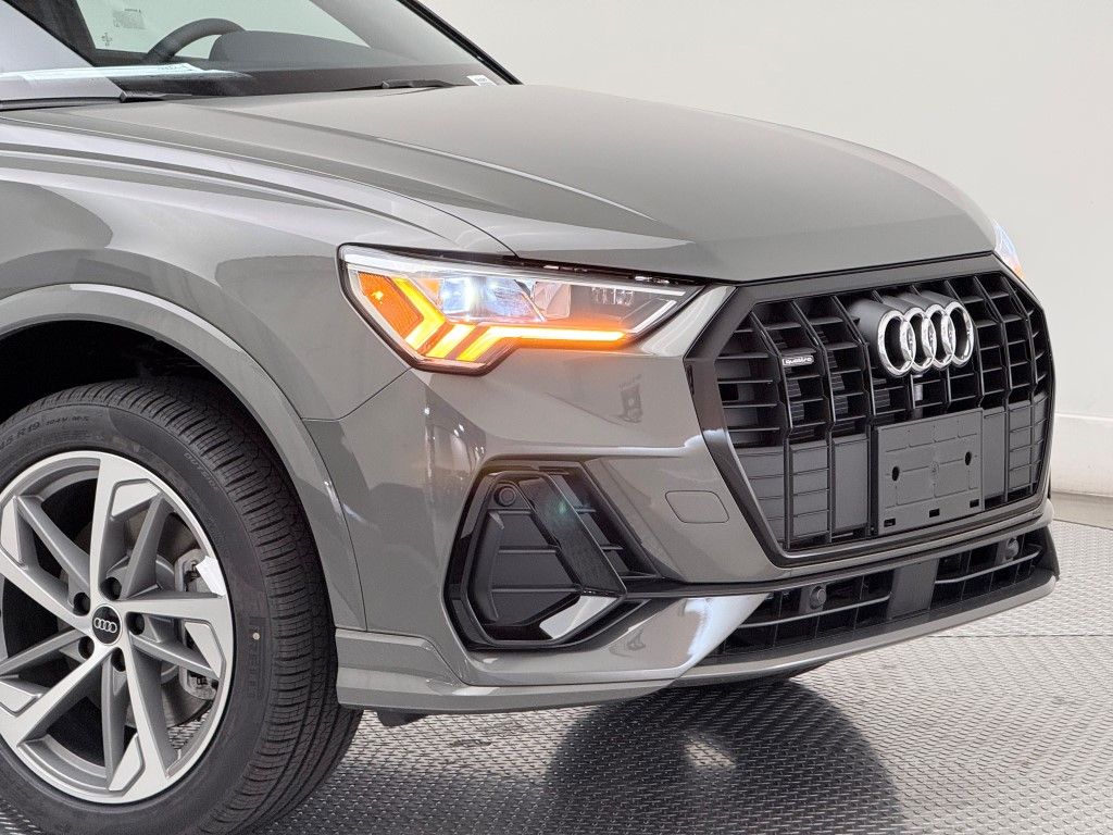 Thumbnail: 2025 Audi Q3 - 2