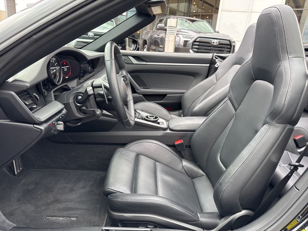 2023 Porsche 911 Carrera photo