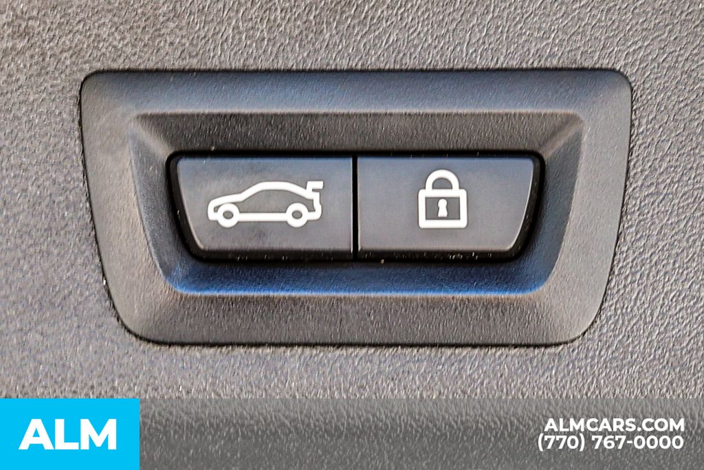 Used 2020 Black BMW M50i image 24