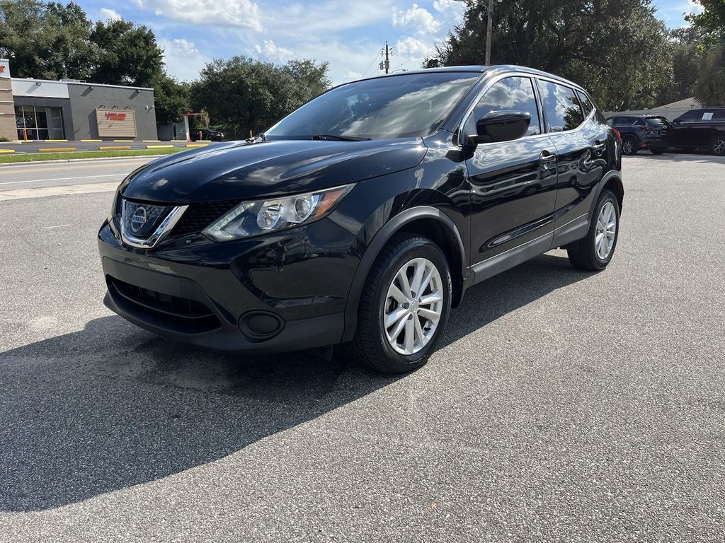 2018 Nissan Rogue Sport S 10