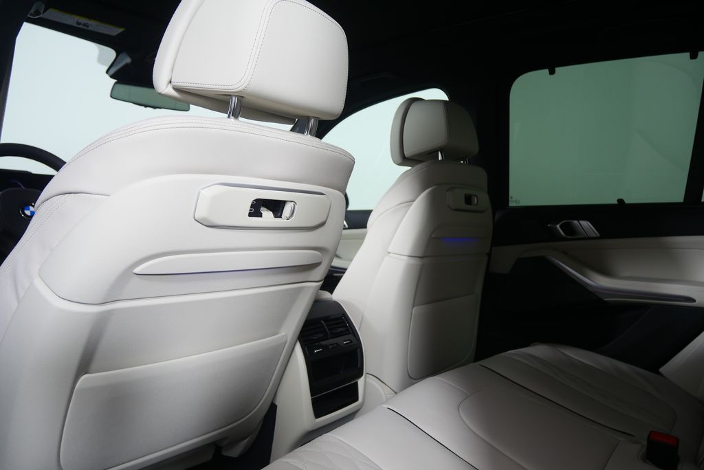 Thumbnail: 2026 BMW X5 - 17