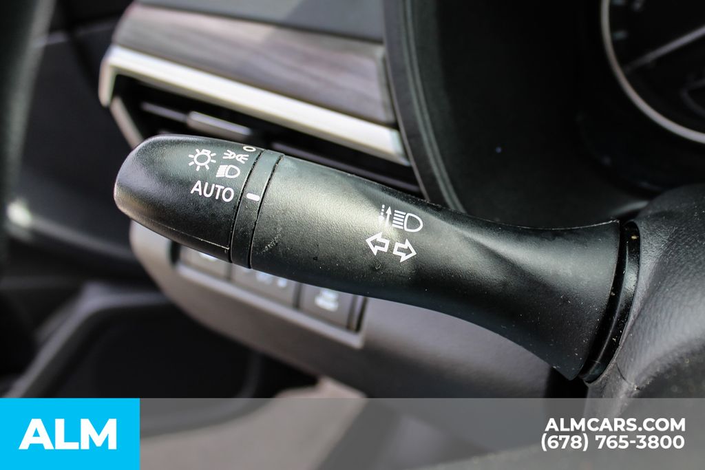 Used 2025 Black Nissan 2.5 SV image 27