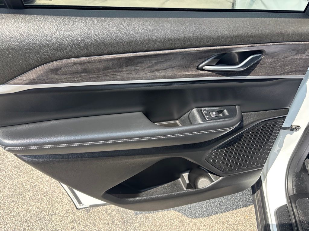 Used 2023 Jeep Grand Cherokee L SUV