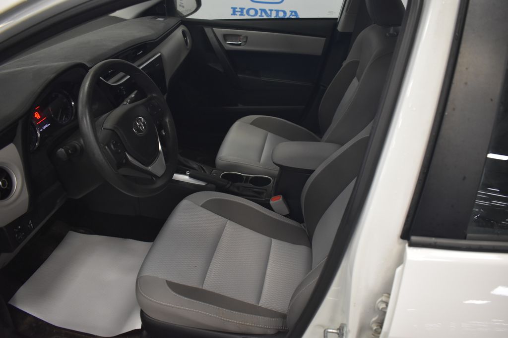 2017 Toyota Corolla LE 6