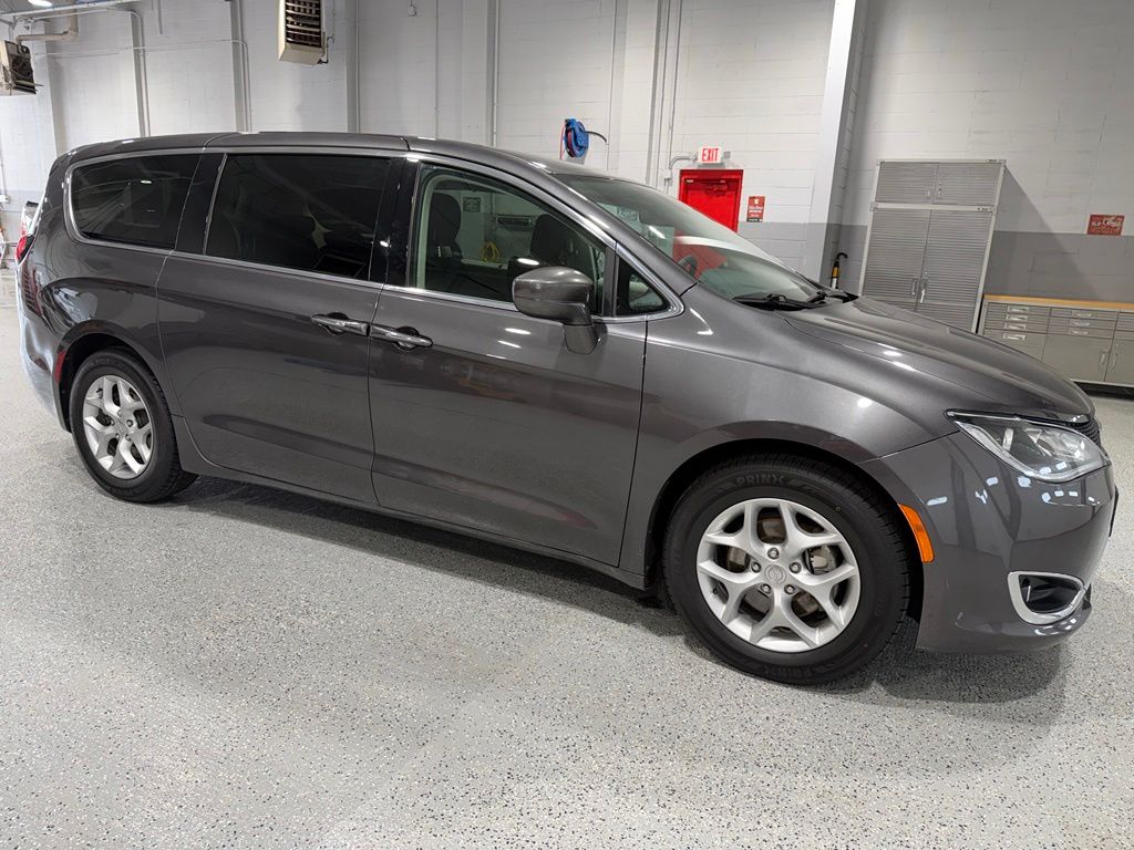 Gray (Granite Crystal Metallic Clearcoat) 2018 Chrysler Pacifica Minivan Front-Wheel Drive 9-Speed Automatic