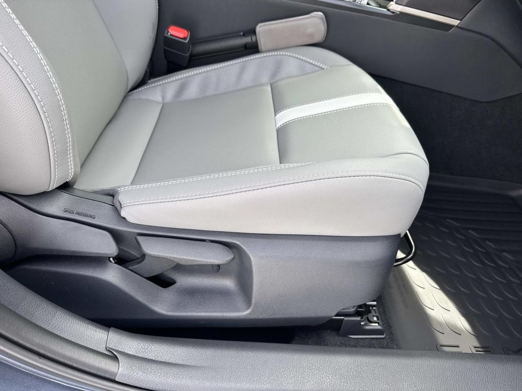 2026 Toyota Camry SE - 10