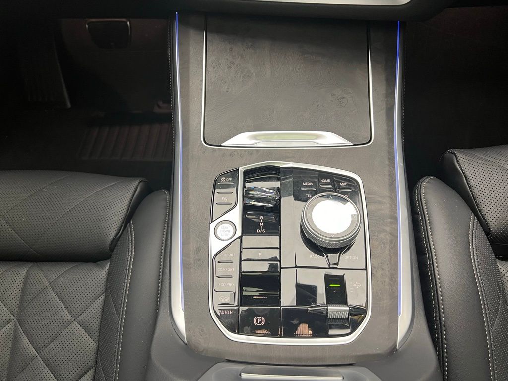 Thumbnail: 2026 BMW X5 - 11