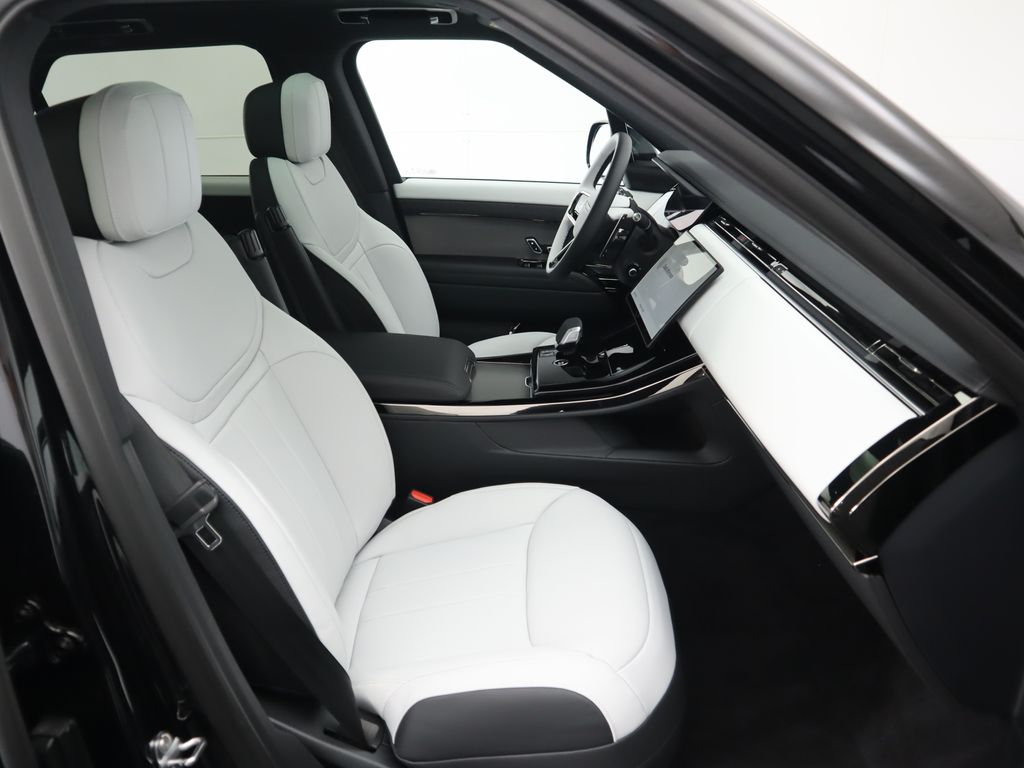 Thumbnail: 2025 Land Rover Range Rover Sport - 20
