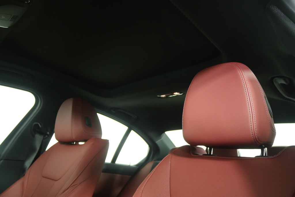 Thumbnail: 2026 BMW 3 Series - 12