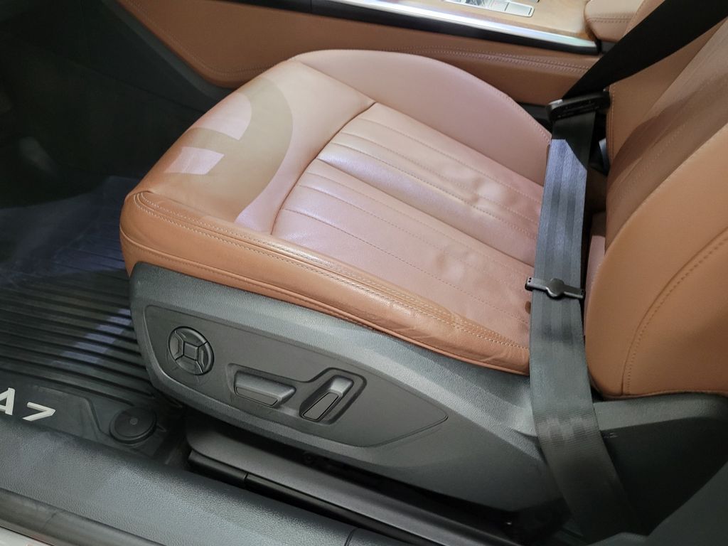 Thumbnail: 2021 Audi A7 - 25