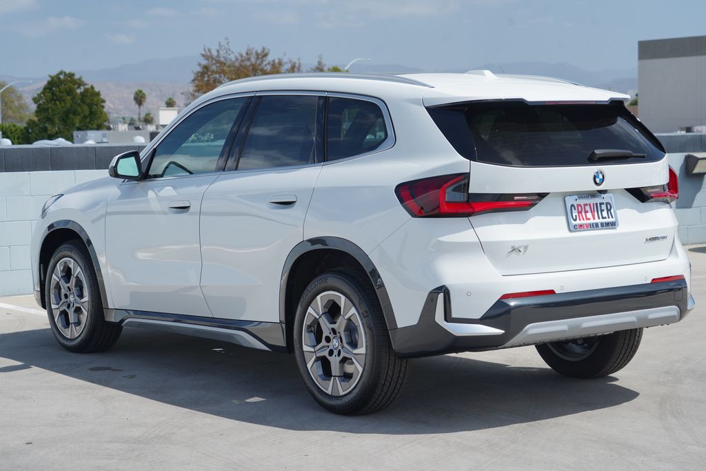 Thumbnail: 2027 BMW X1 - 9