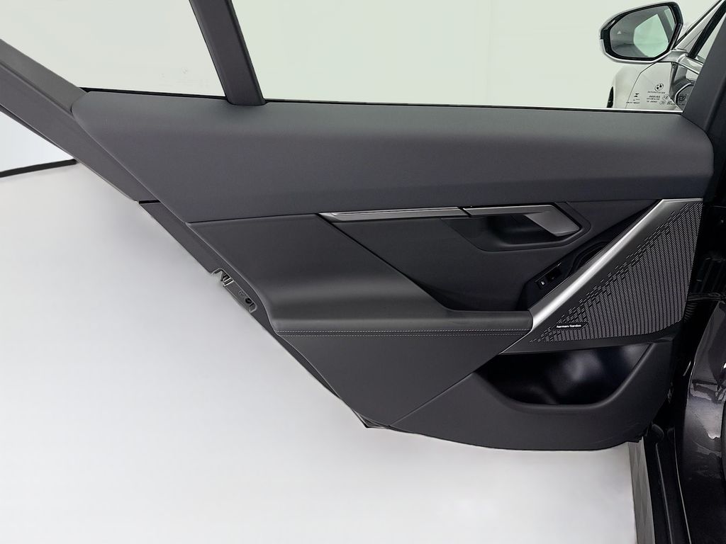 Thumbnail: 2026 BMW i5 - 25