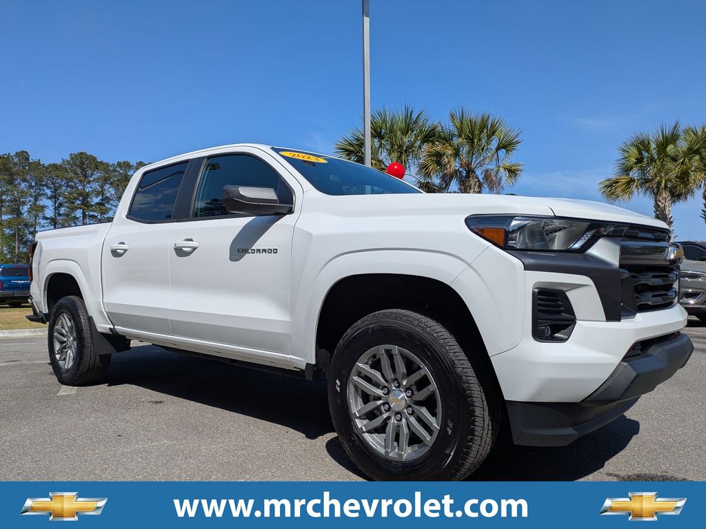 Summit White 2023 Chevrolet Colorado LT Crew Cab RWD Pickup Truck 4X2 8-Speed Automatic