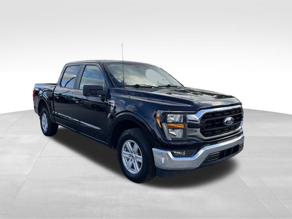 2023 Ford F-150 XLT 2