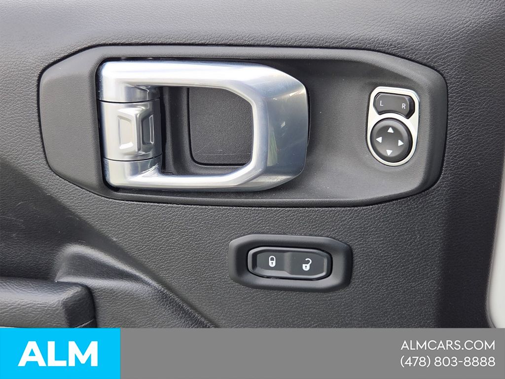 Used 2024 White Jeep Rubicon image 30